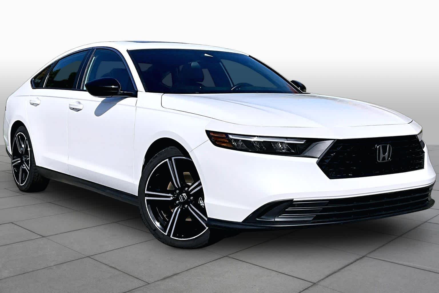 Used 2024 Platinum White Pearl Honda Sport image 3
