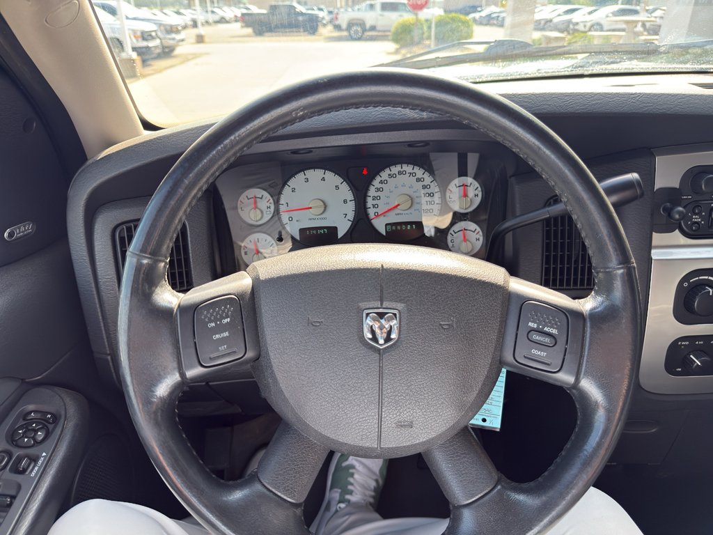 Used 2004 Black Clearcoat Dodge SLT image 3