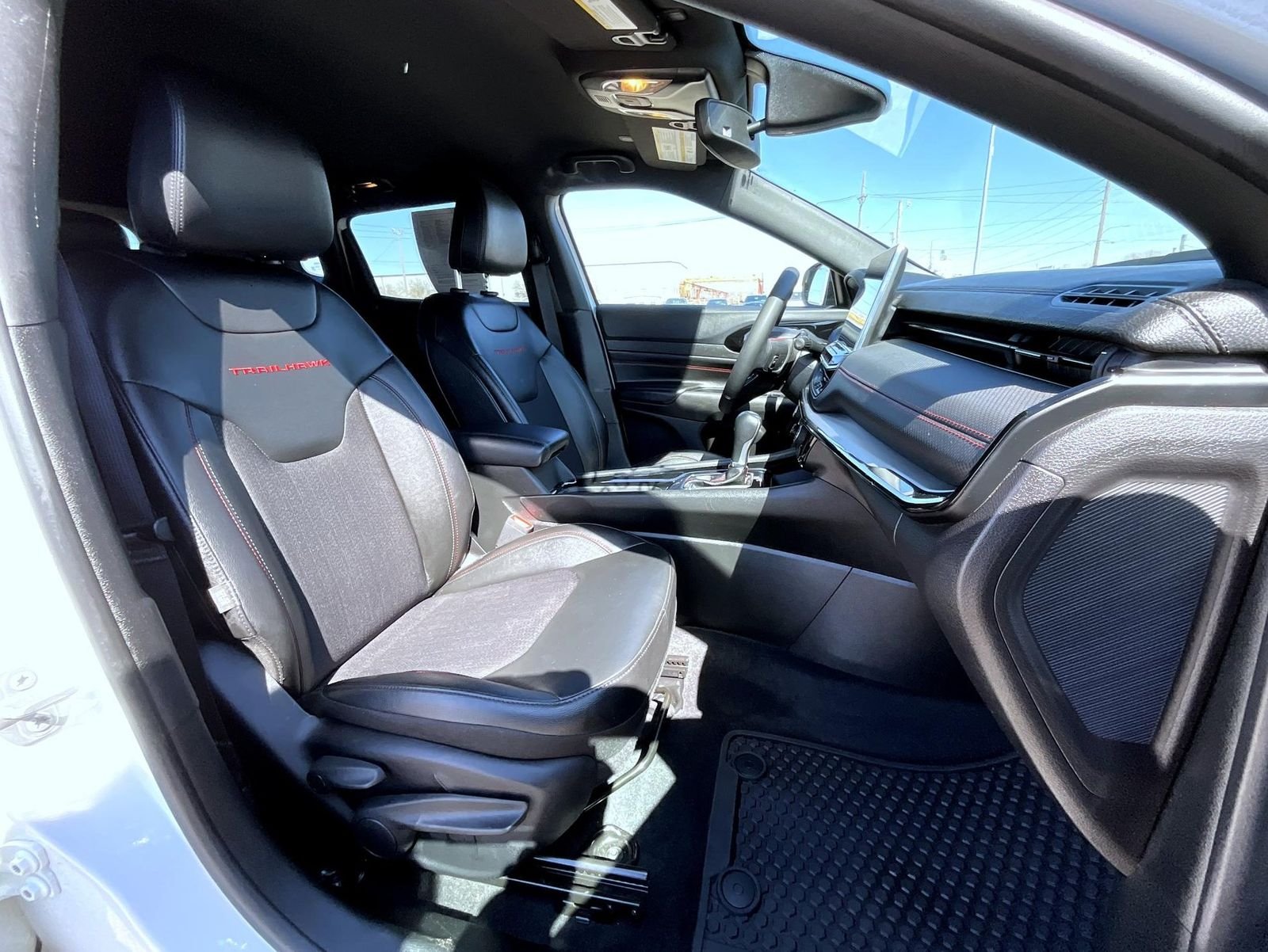Used 2025 White Jeep Trailhawk image 16