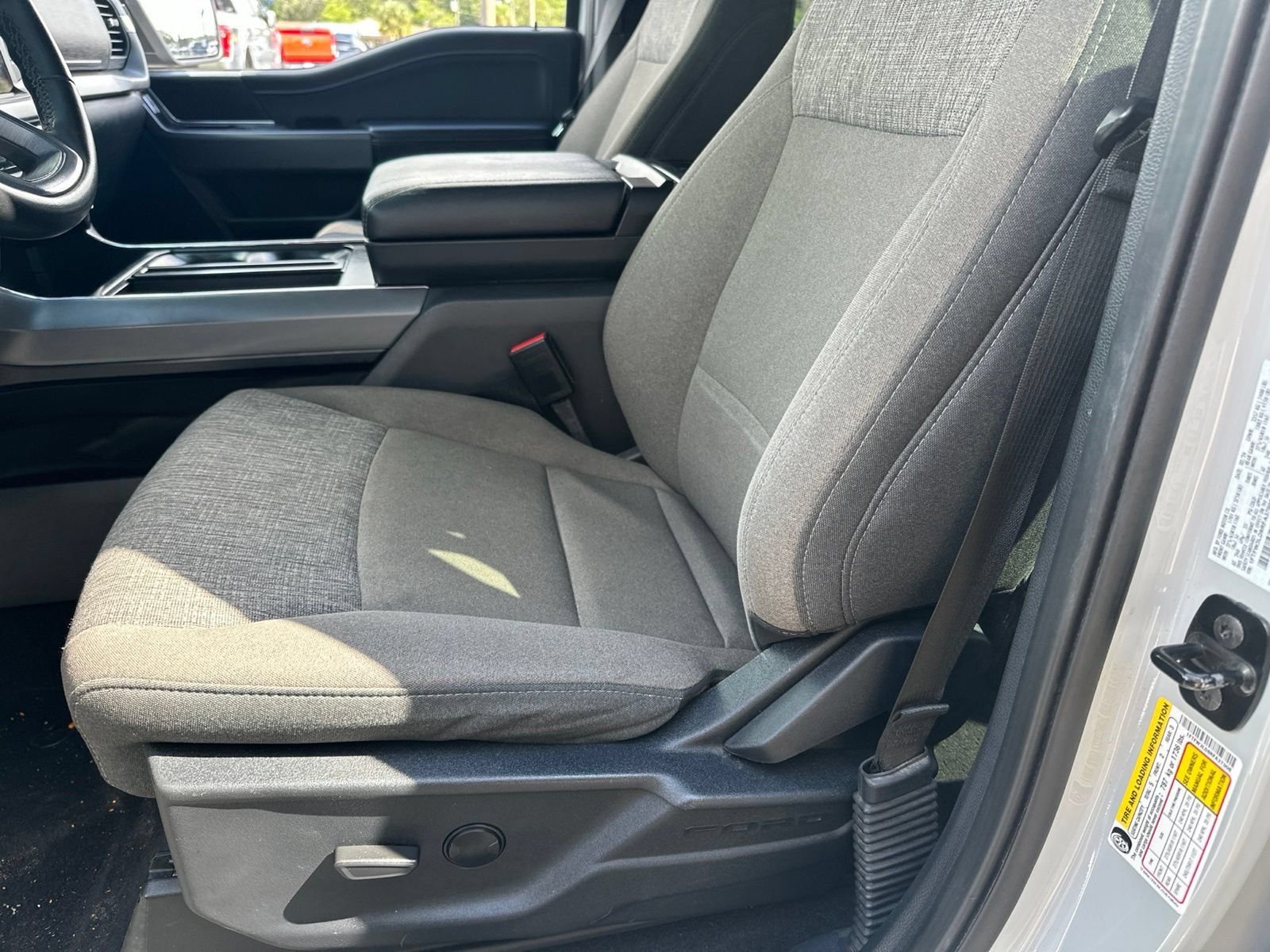 Used 2024 Avalanche Gray Ford XLT image 19