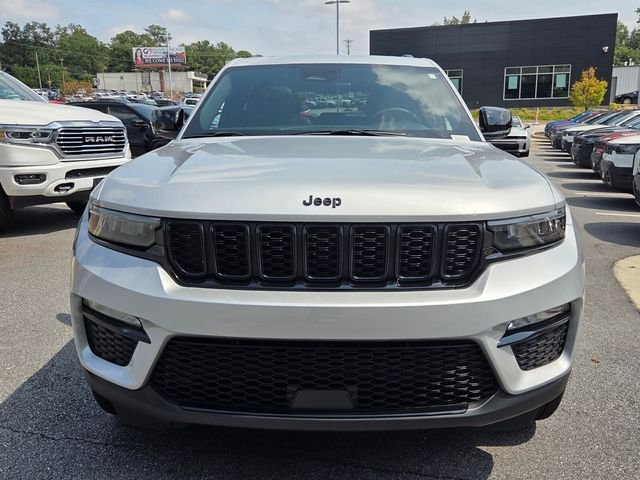 Used 2025 Silver Jeep Limited image 2