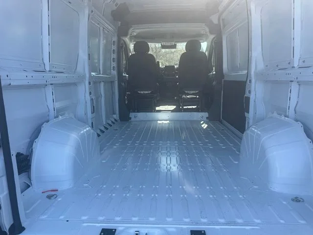 New 2026 Bright White Clear-Coat Exterior Paint RAM SLT image 13