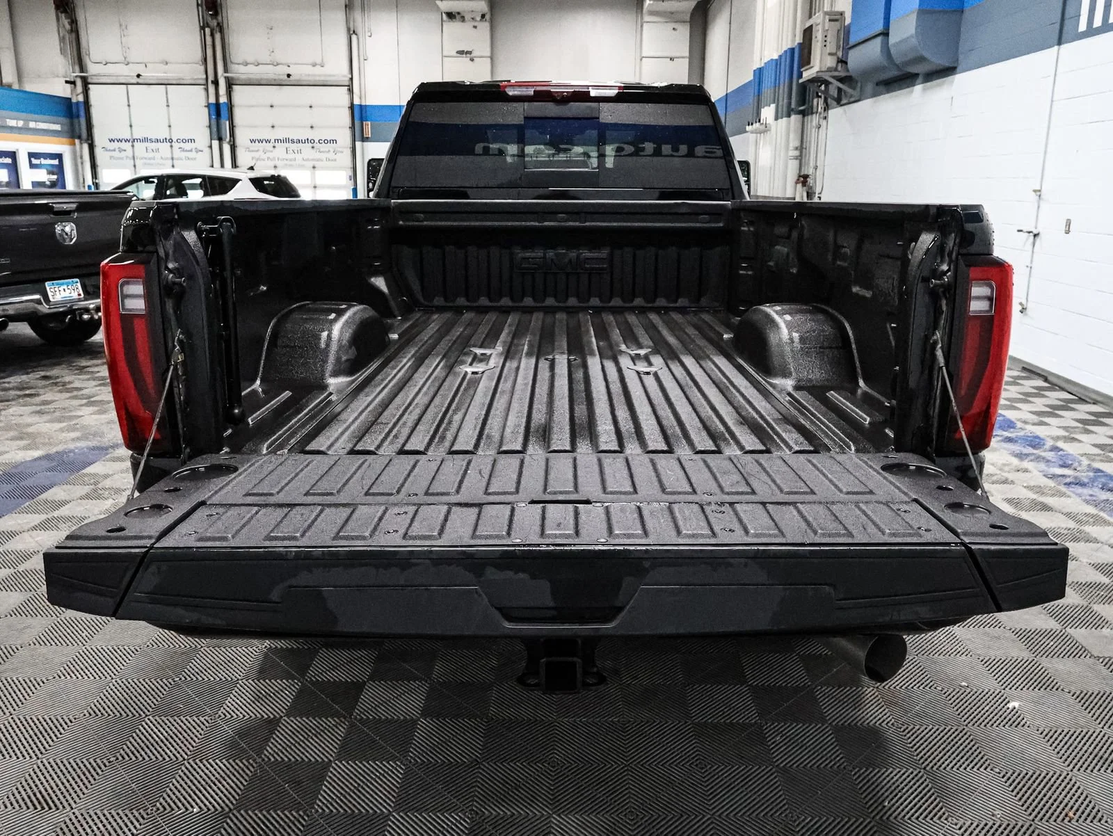 Certified Used 2025 Onyx Black GMC Denali Ultimate image 17