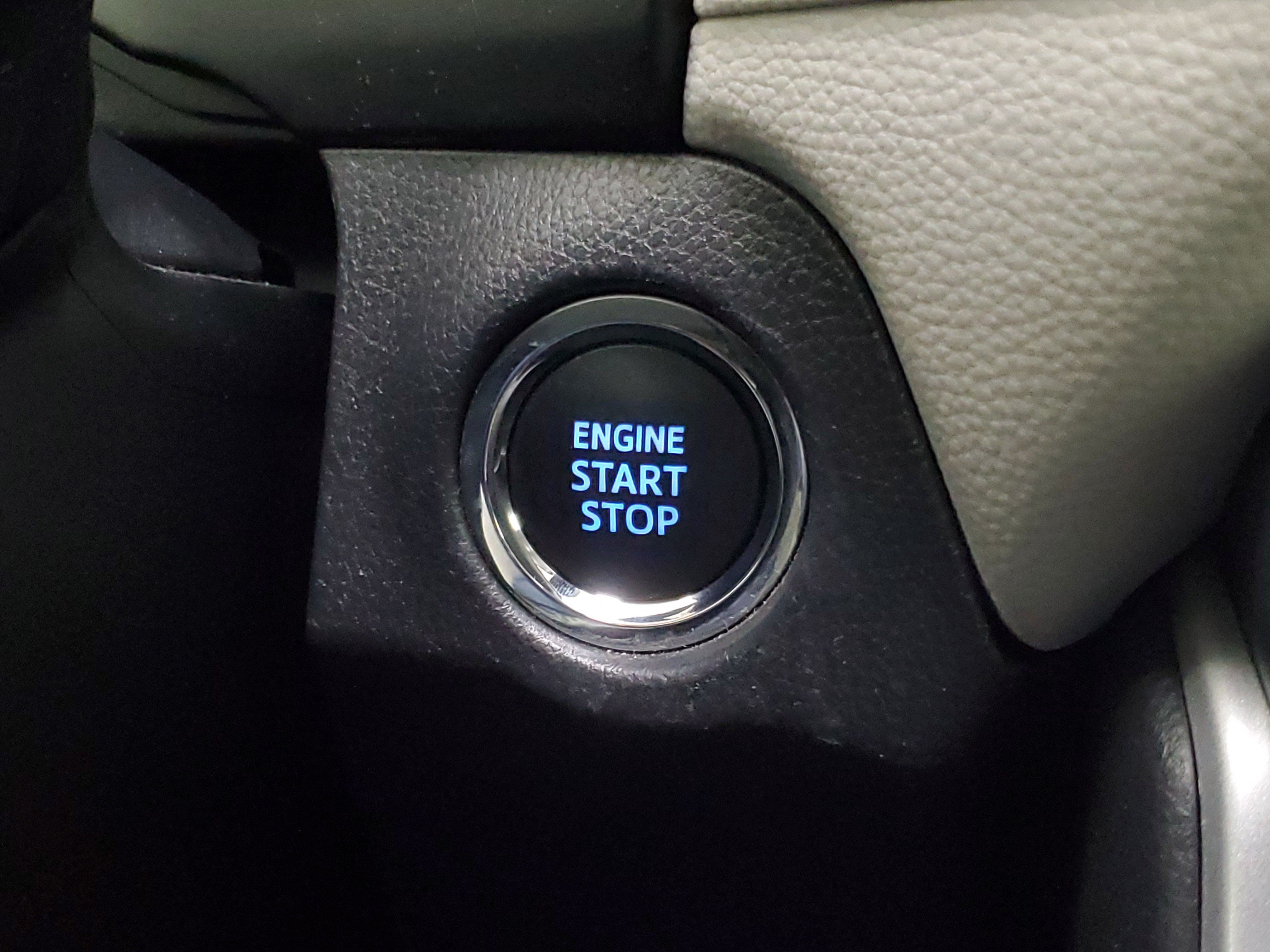 Used 2021 Lunar Rock Toyota XLE Premium image 27