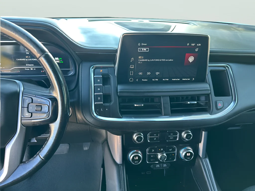 Used 2023 White GMC SLE image 24