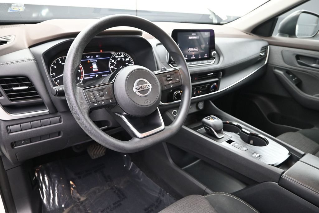 Used 2021 White Nissan S image 19