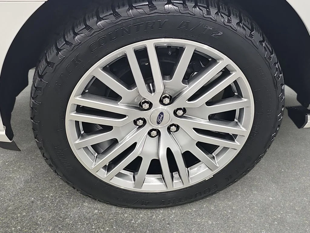 Used 2023 White Ford Platinum image 34