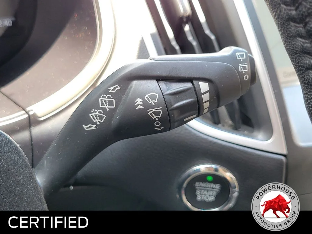 Used 2018 Red Ford SEL image 33