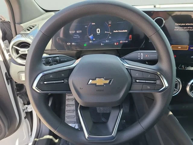 New 2025 Summit White Chevrolet LT image 25