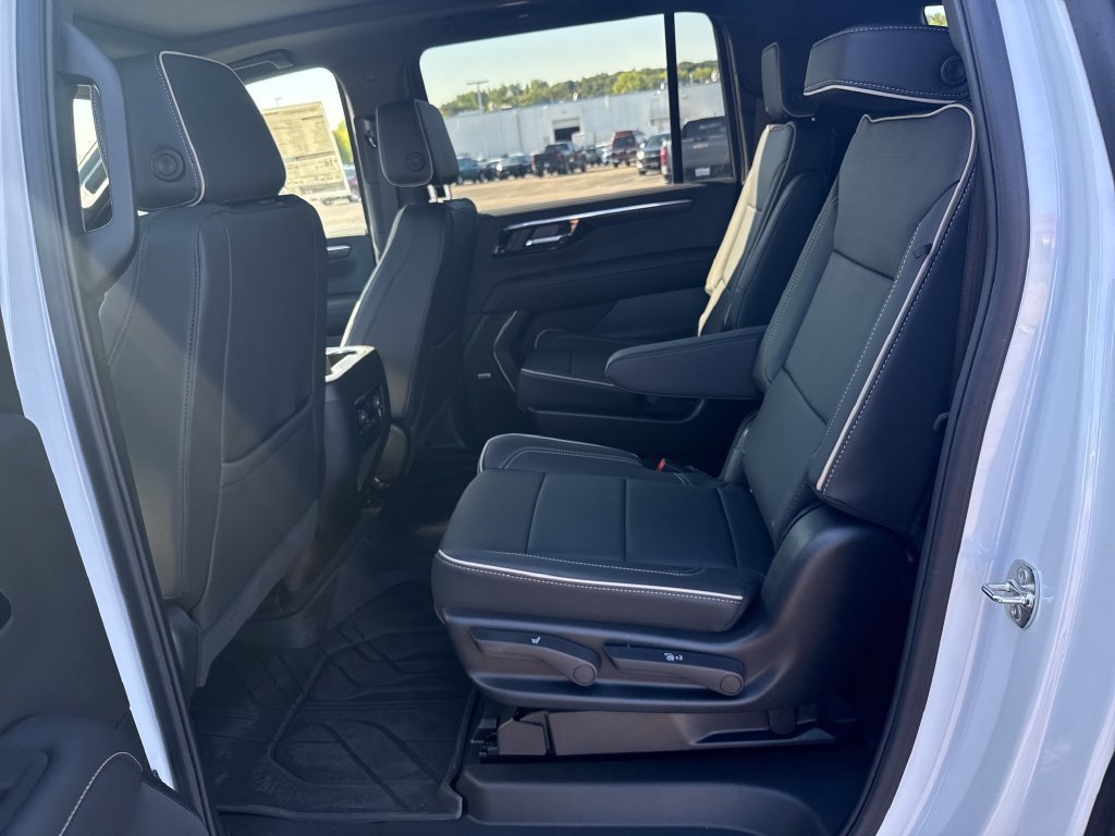 2026 Chevrolet Suburban Premier - Photo 24
