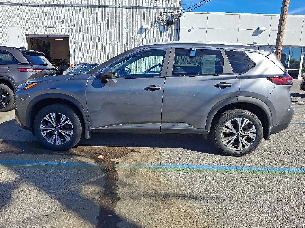 Used 2023 Gray Nissan SV image 4