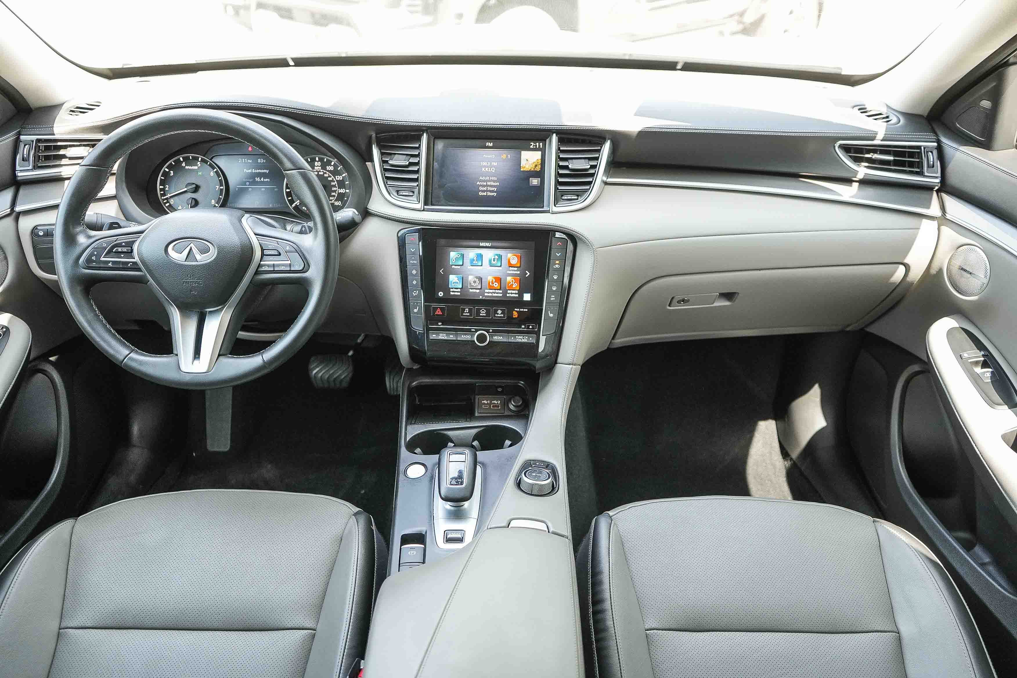 Used 2024 RADIANT WHITE INFINITI LUXE image 12