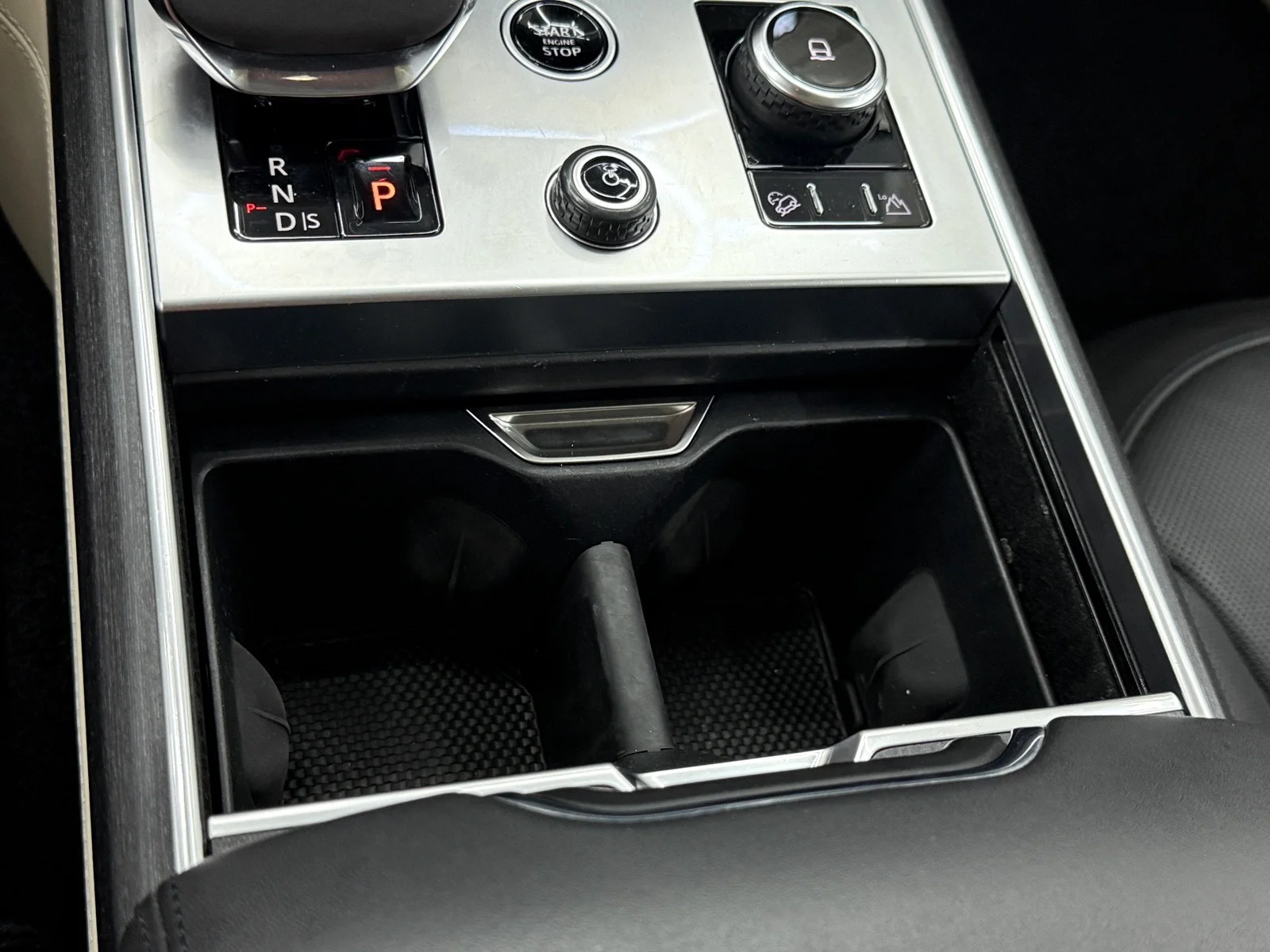 2022 Land Rover New Range Rover SE - Photo 30