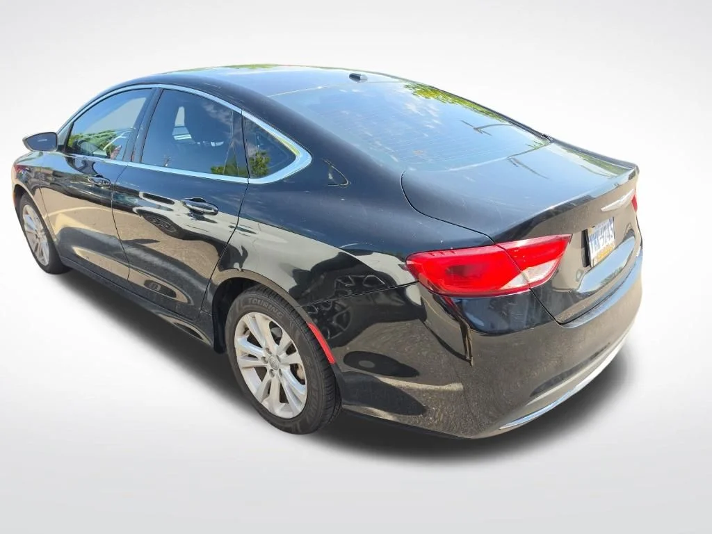 Used 2016 Black Chrysler Limited image 3