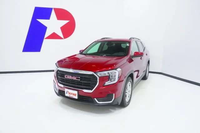 Used 2023  GMC SLE image 1