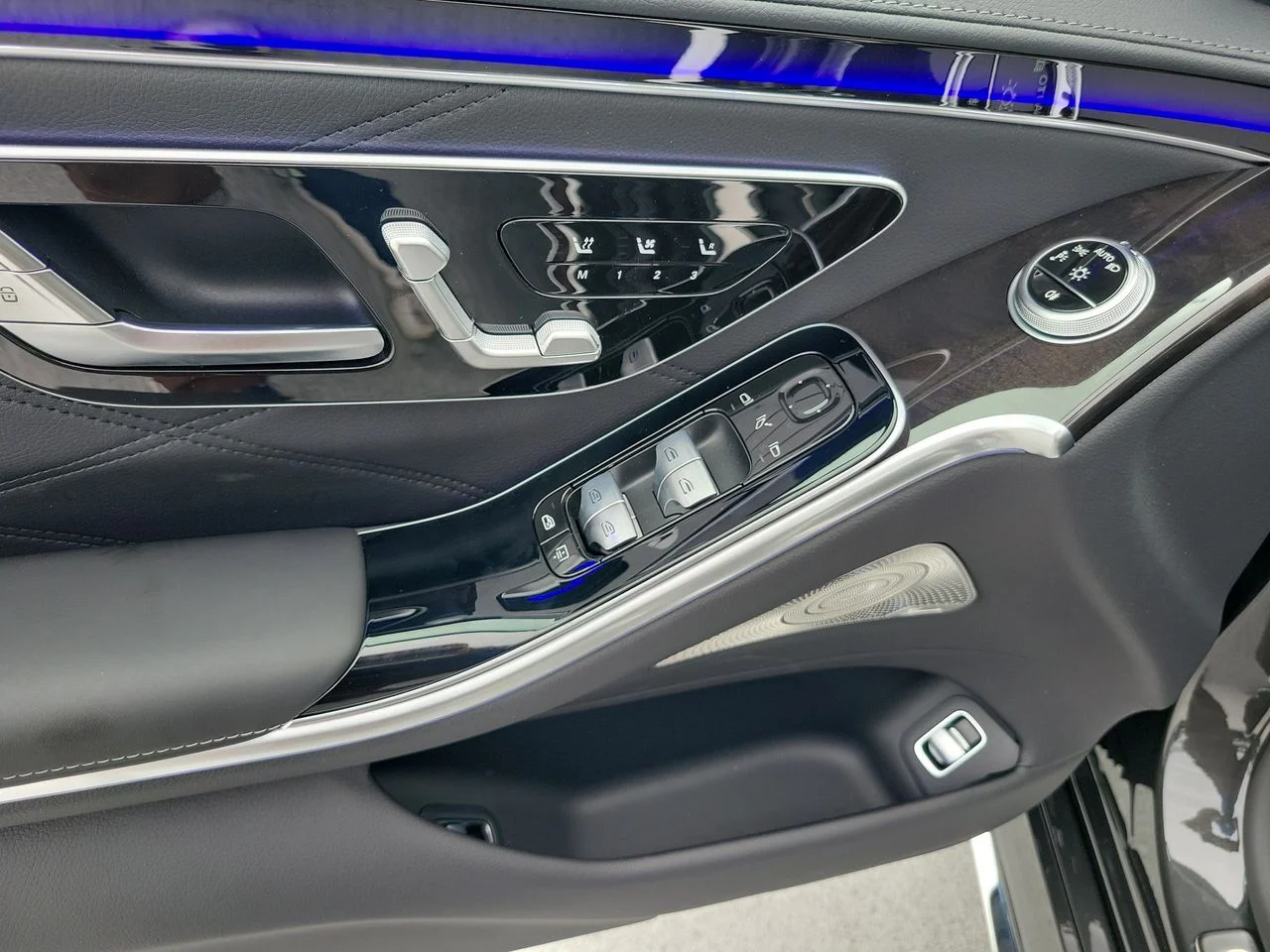 New 2026 Graphite Grey Metallic Mercedes-Benz AMG® S 63 E 4MATIC® Sedan image 18