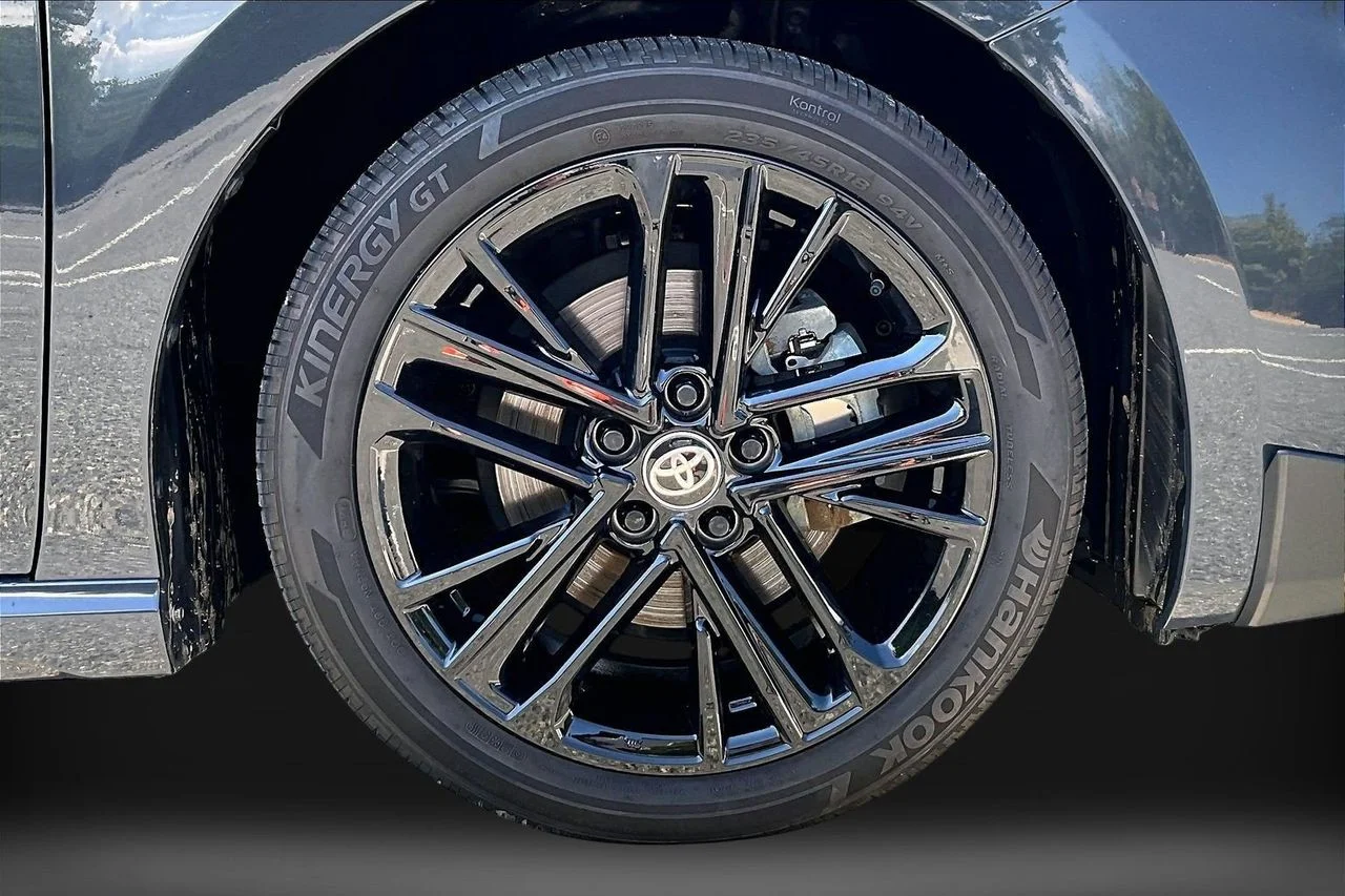 Used 2025  Toyota SE image 33