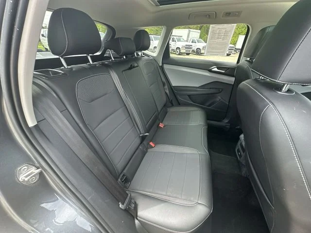 Used 2023 Gray Volkswagen 1.5T SE image 30