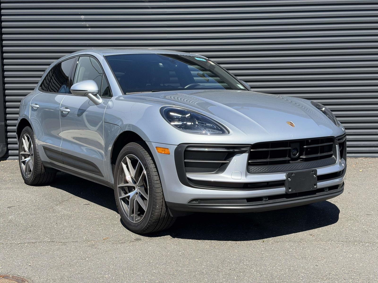 2026 Porsche Macan - Photo 10