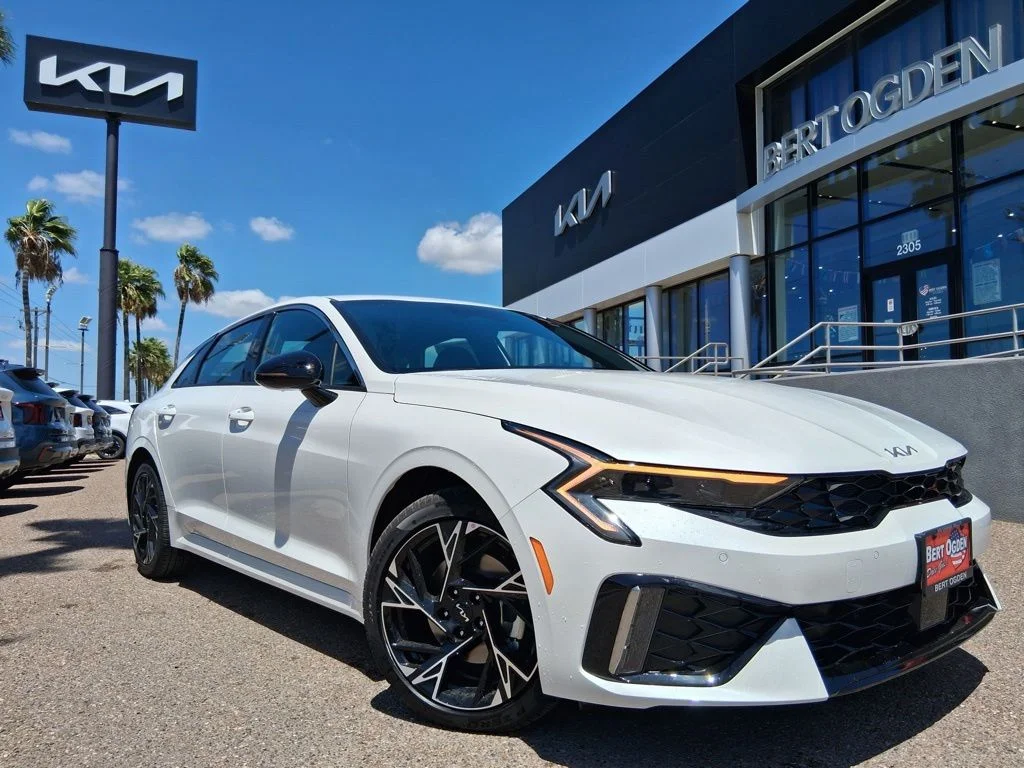 New 2026 White Kia GT-Line image 1