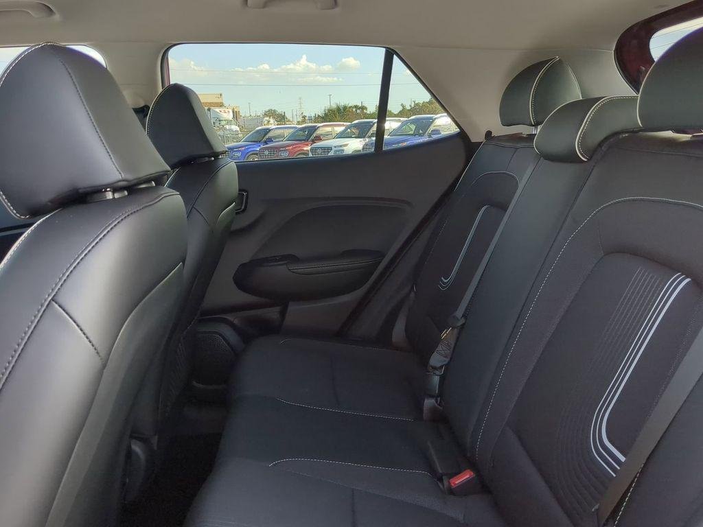 2025 Hyundai Venue Limited - Photo 15