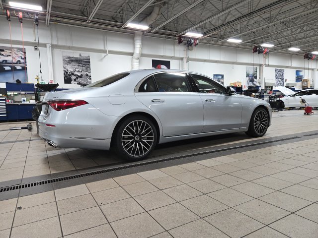 Certified Used 2022  Mercedes-Benz S 580 image 2
