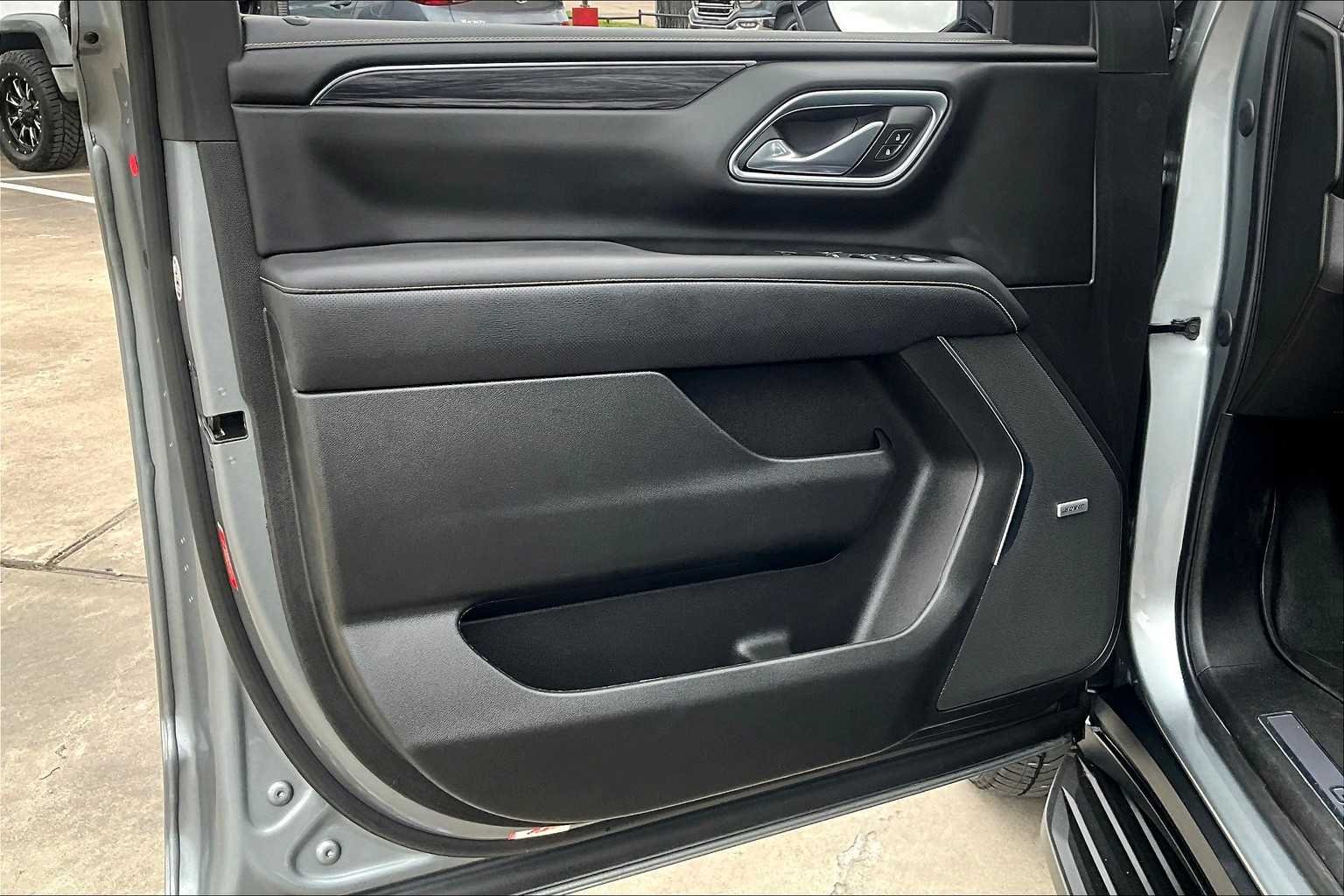 Used 2023 Sterling Metallic GMC SLT image 22