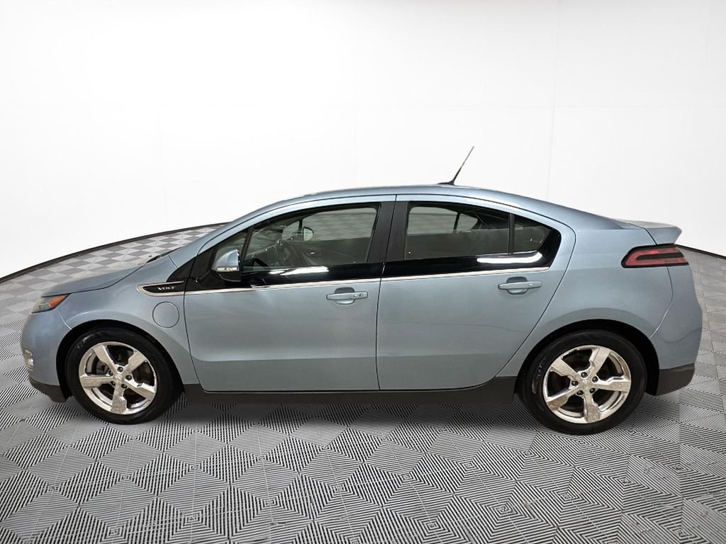 Used 2013 Chevrolet Volt Base with VIN 1G1RD6E42DU102952 for sale in Eau Claire, WI