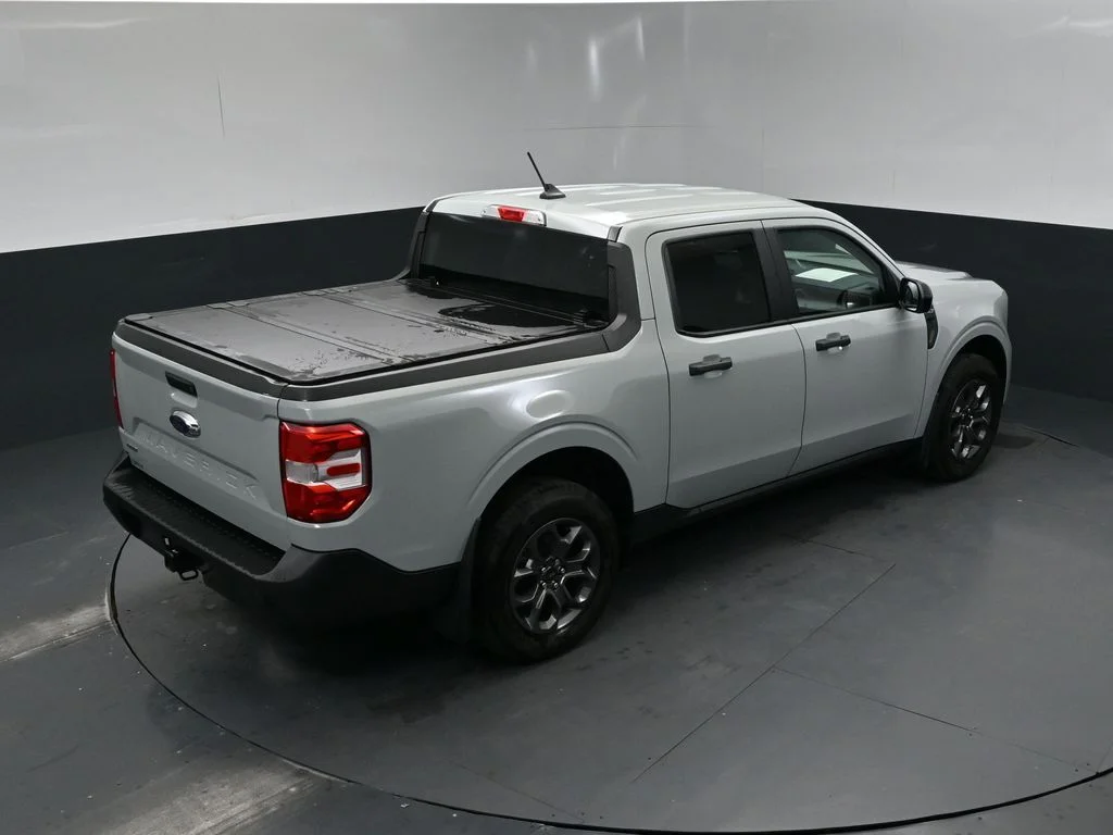 Used 2024 Green Ford XLT image 16