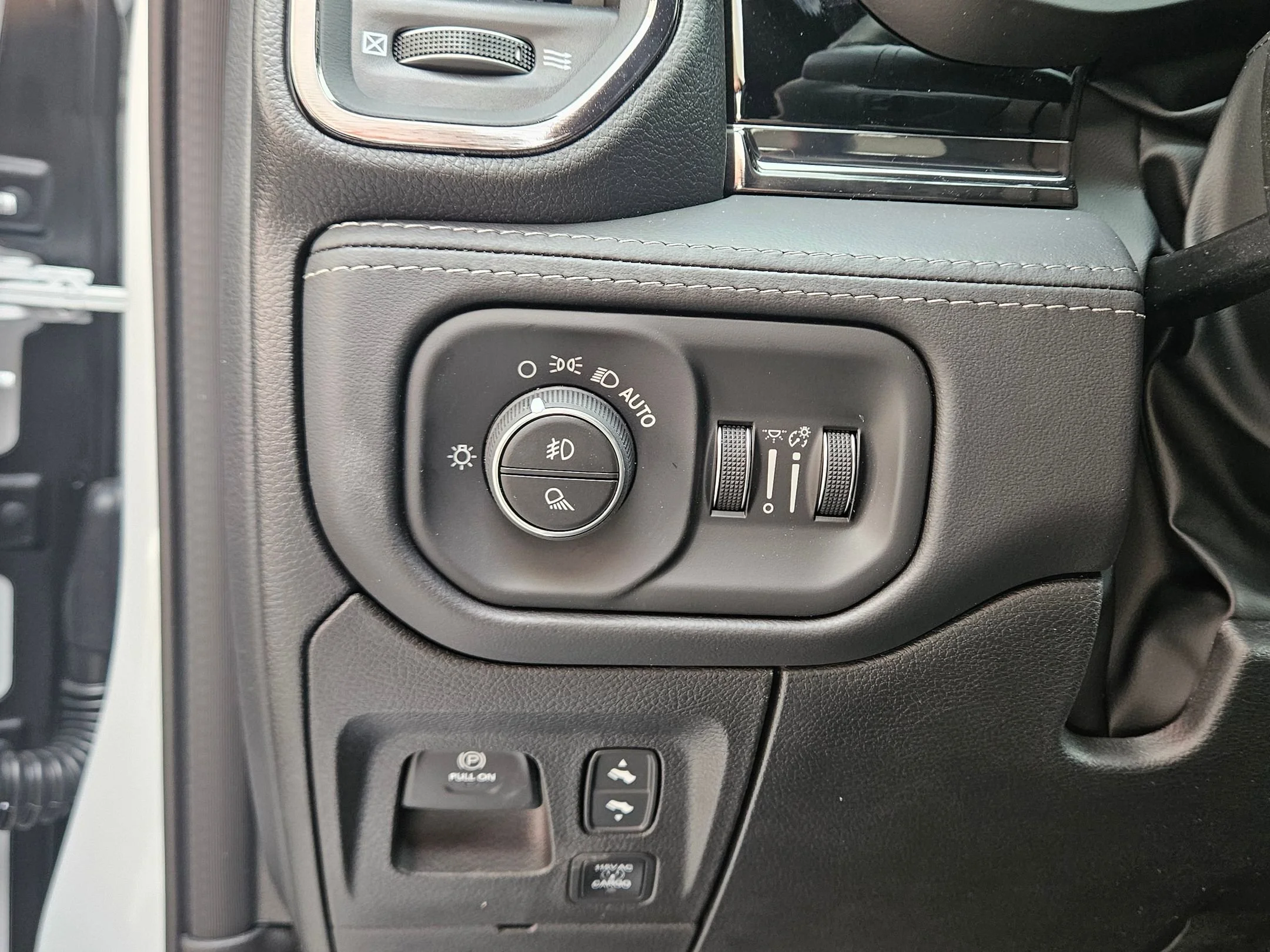 2026 RAM 1500 Limited - Photo 17