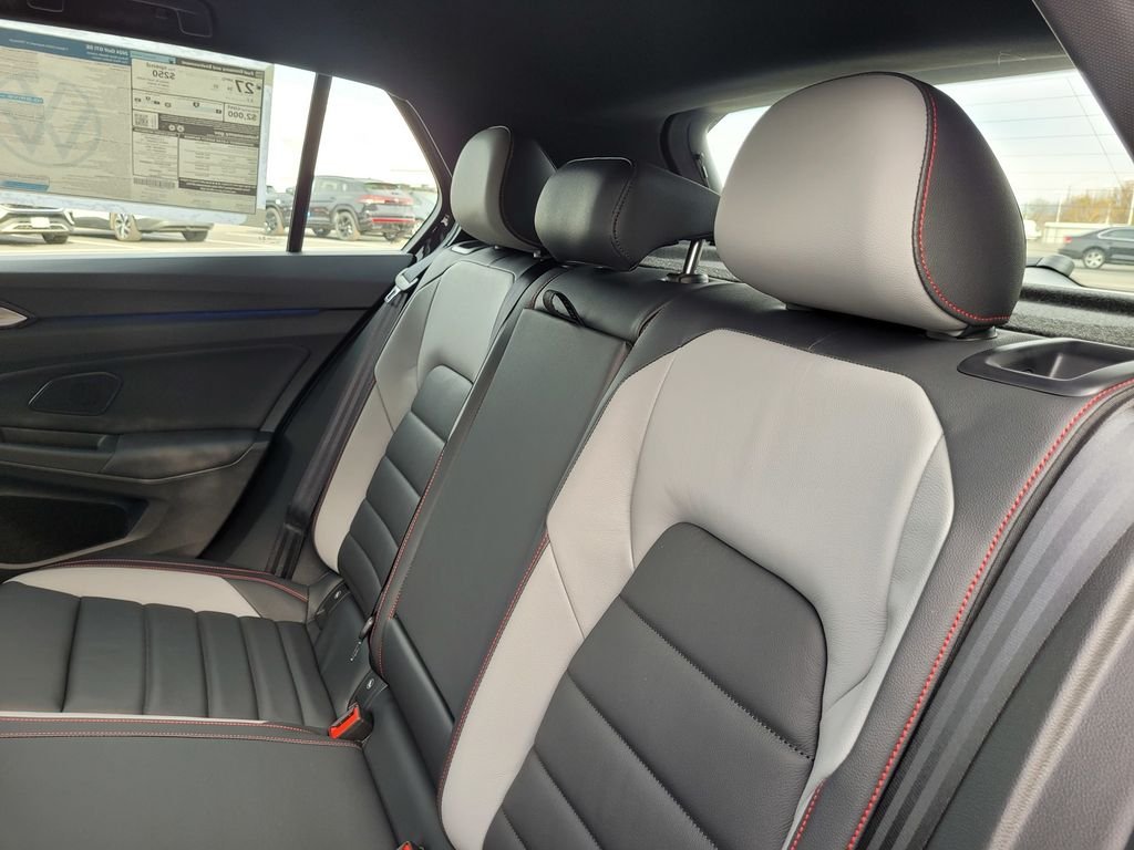 2024 Volkswagen Golf GTI SE - Photo 13