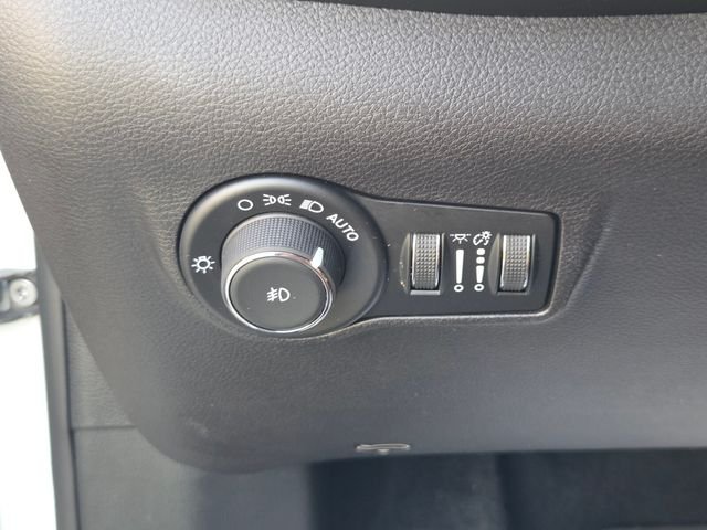 Used 2024 White Jeep Trailhawk image 28