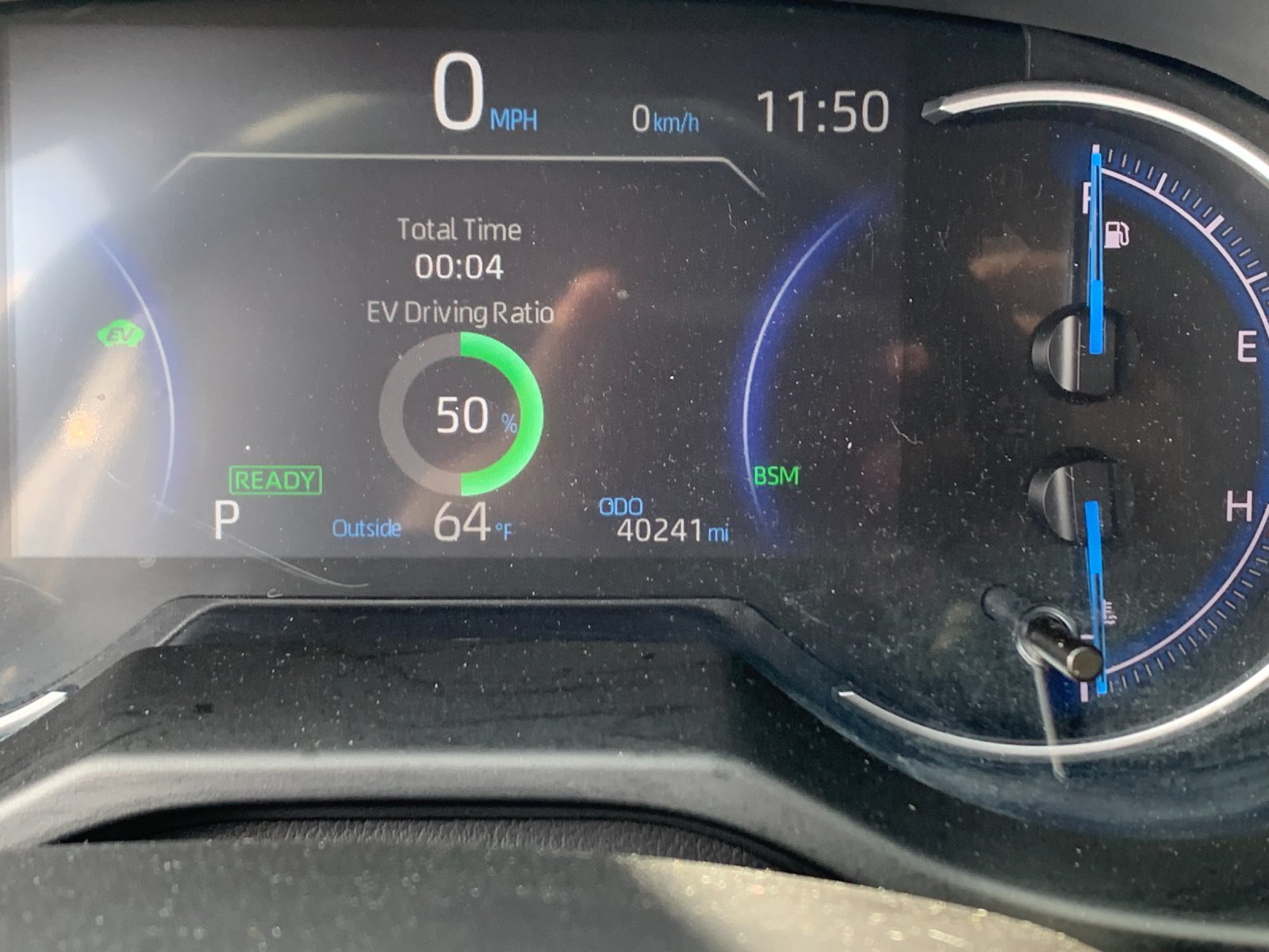 Used 2025 White Toyota XLE image 30