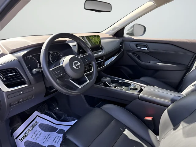Used 2023 Gray Nissan SL image 10
