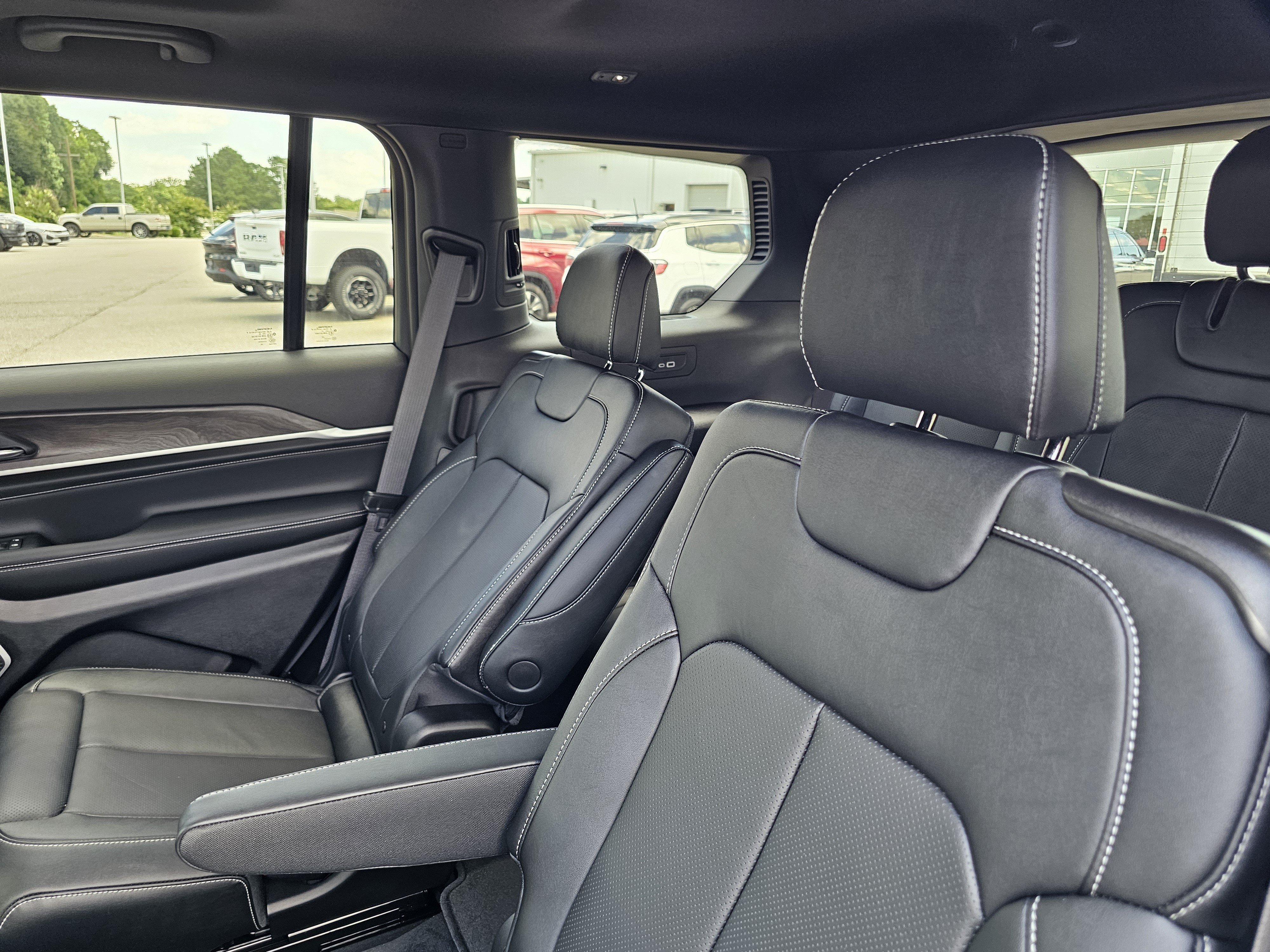 New 2026 Steel Blue Jeep Limited Reserve image 32