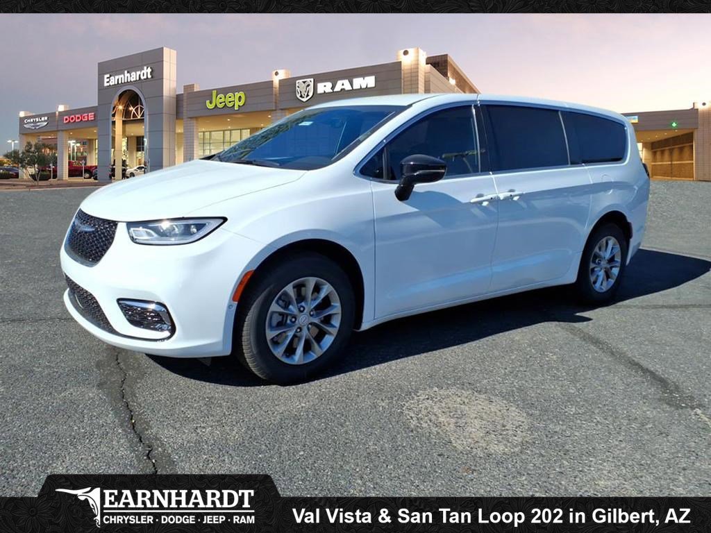 2026 Chrysler Pacifica Select AWD's photo