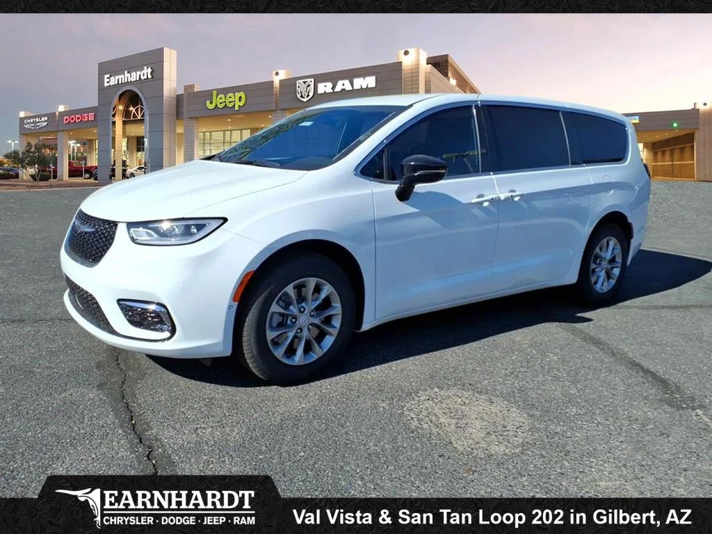 2026 Chrysler Pacifica Select AWD's photo