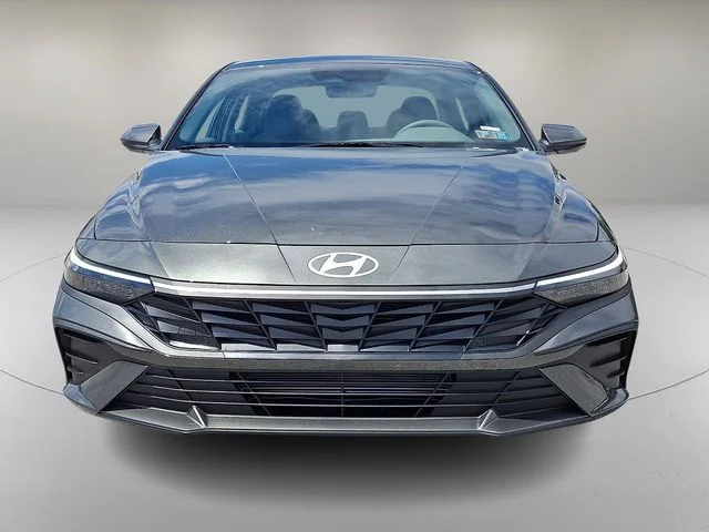 New 2026 Gray Hyundai SE image 2