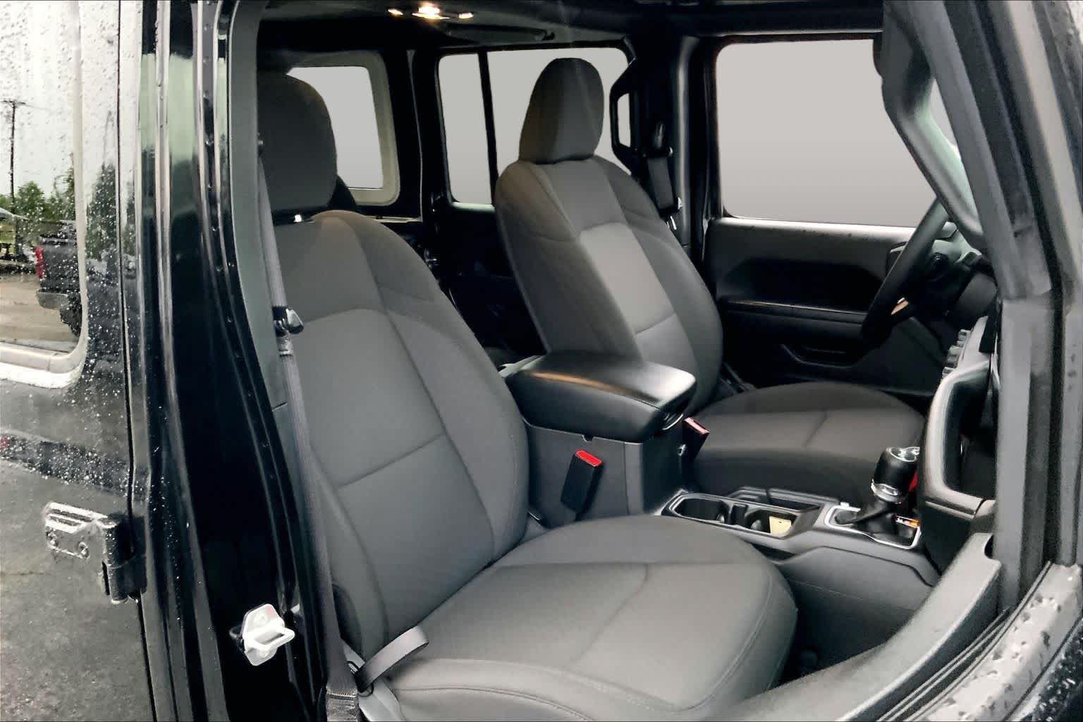 Used 2023 Black Clearcoat Jeep Sport Altitude image 10