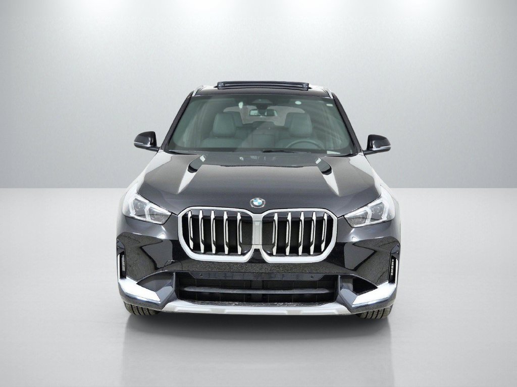 Used 2026 Jet Black BMW xDrive28i image 3