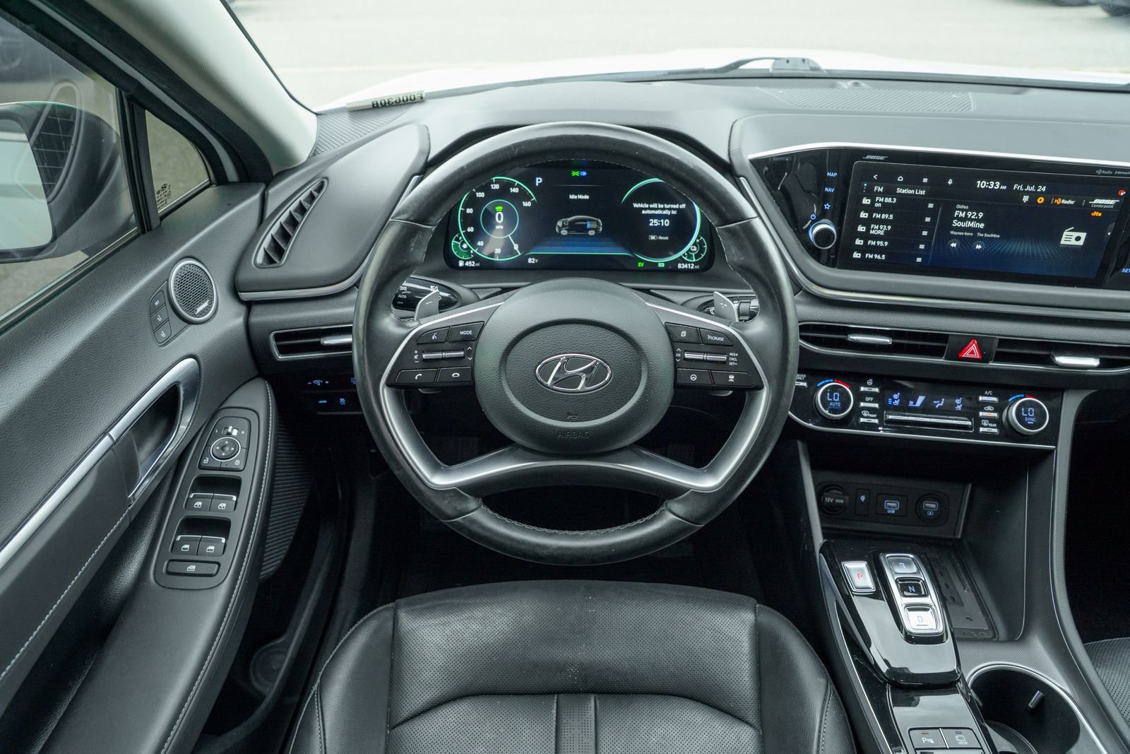 Used 2022 White Hyundai Limited image 24