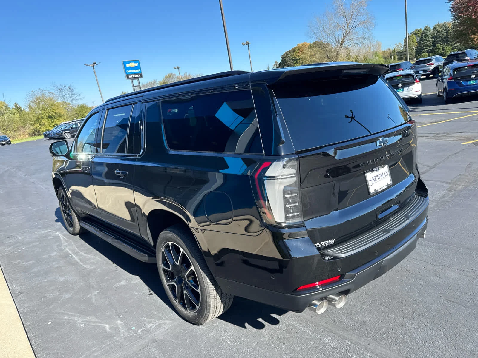 2027 Chevrolet Suburban RST - Photo 10