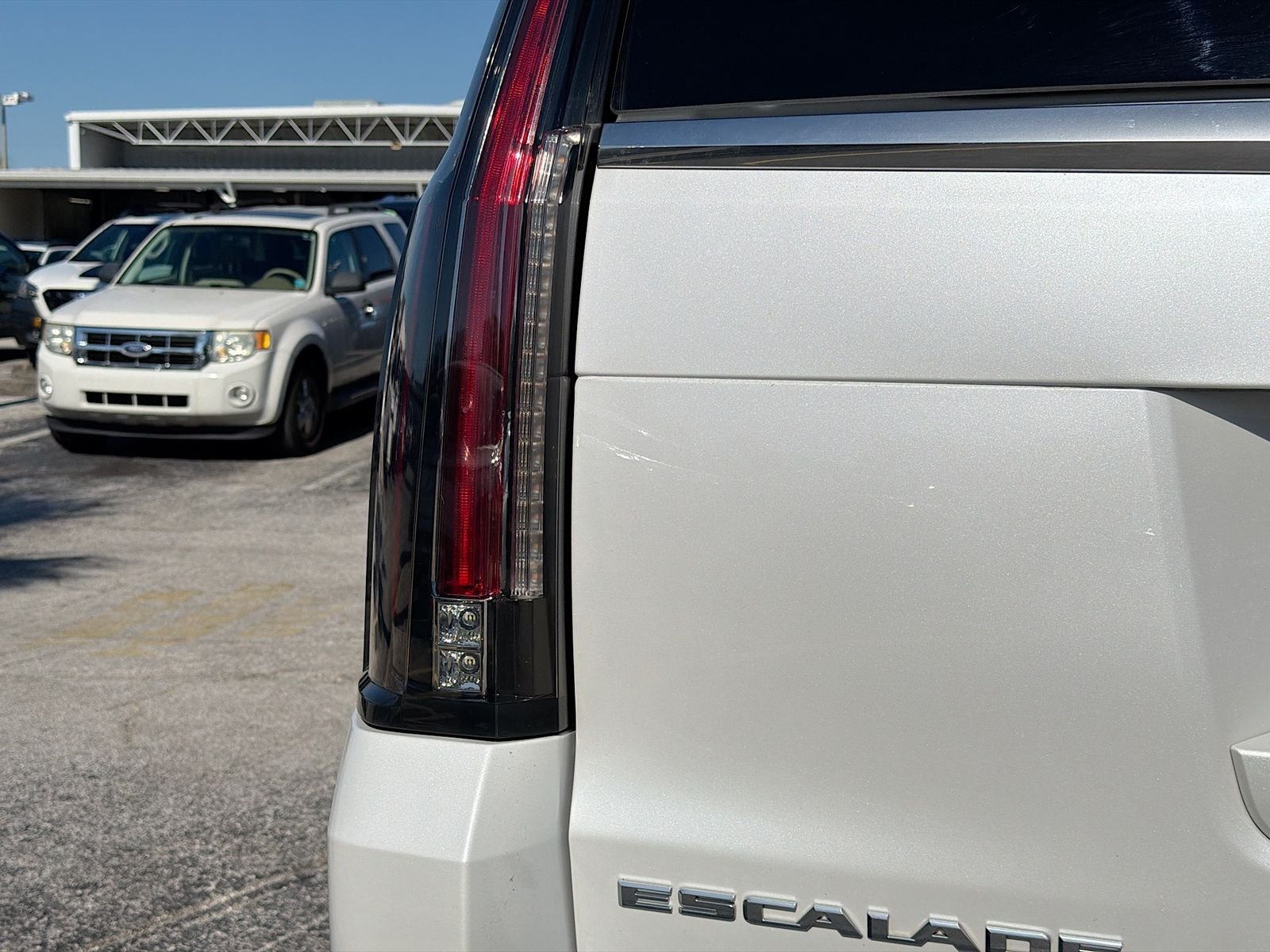 Used 2020 White Cadillac Luxury image 10