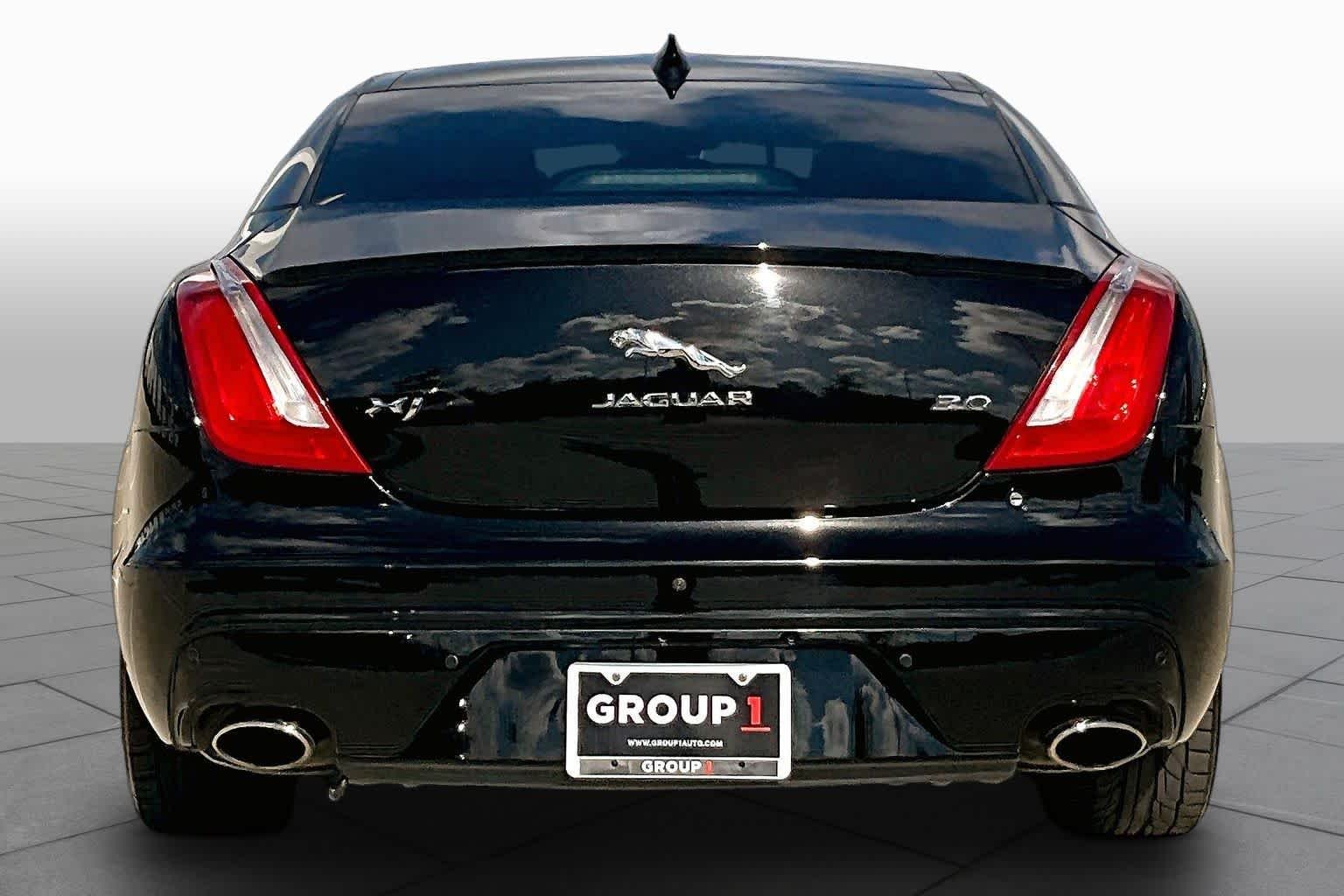 Used 2017 Ultimate Black Metallic Jaguar XJ R-Sport image 4