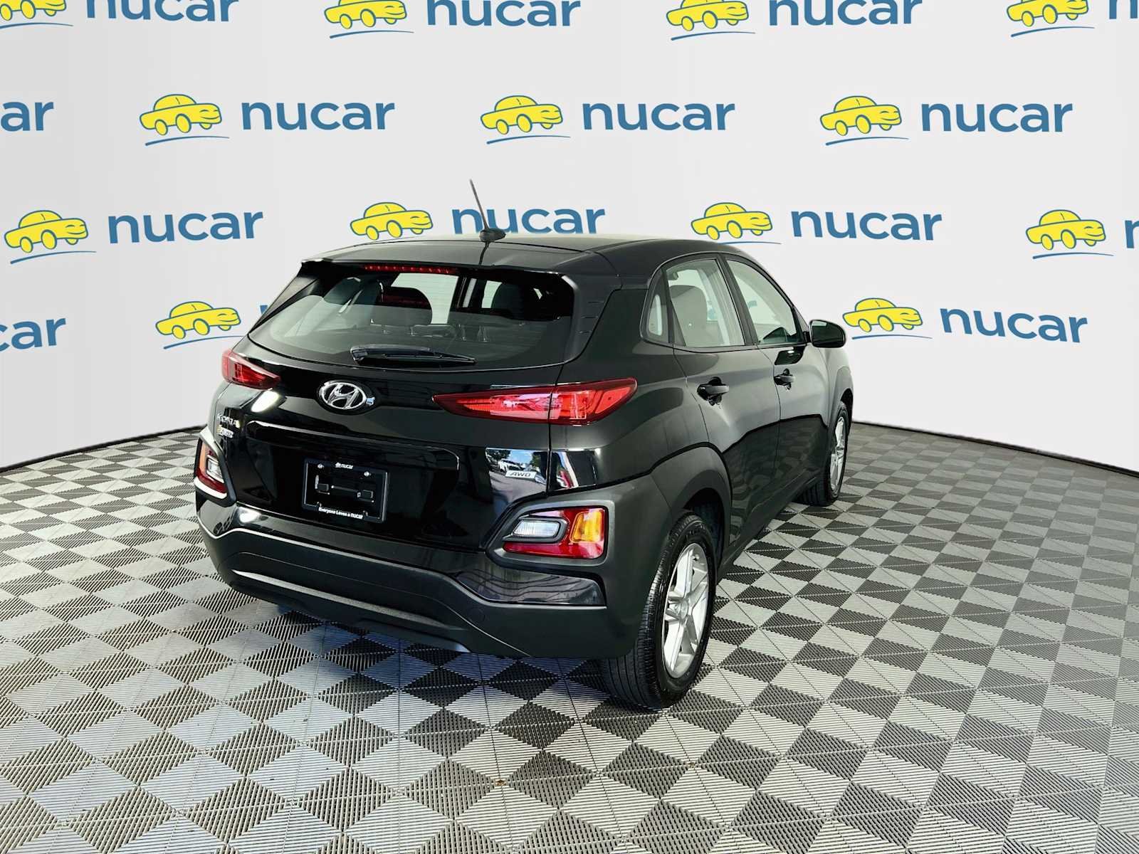 Used 2020 Ultra Black Hyundai SE image 7