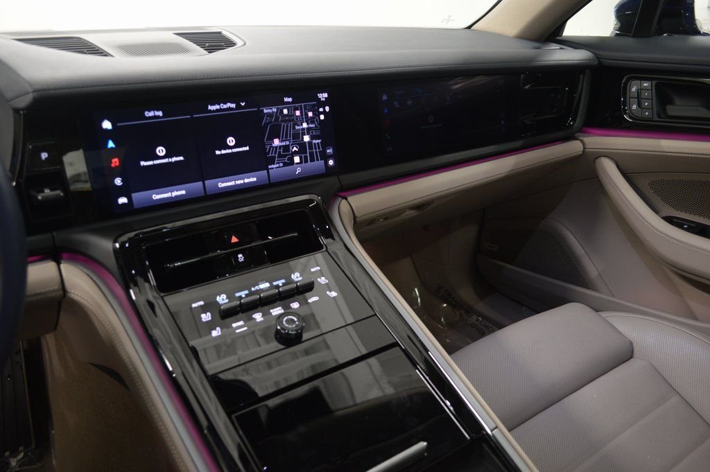 Used 2025 Blue Porsche  image 25