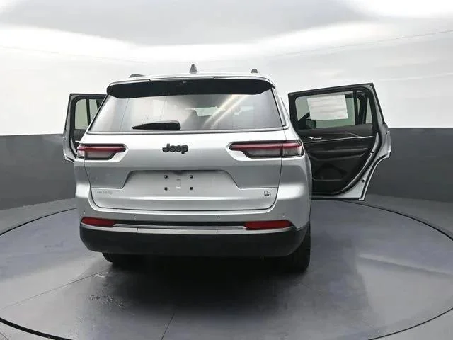 New 2026 Silver Zynith Jeep 85th Anniversary Edition image 35