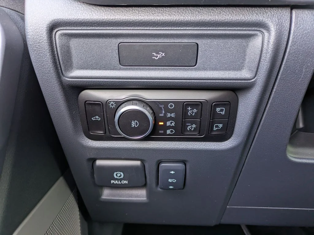 New 2026 Agate Black Metallic Ford XLT image 26
