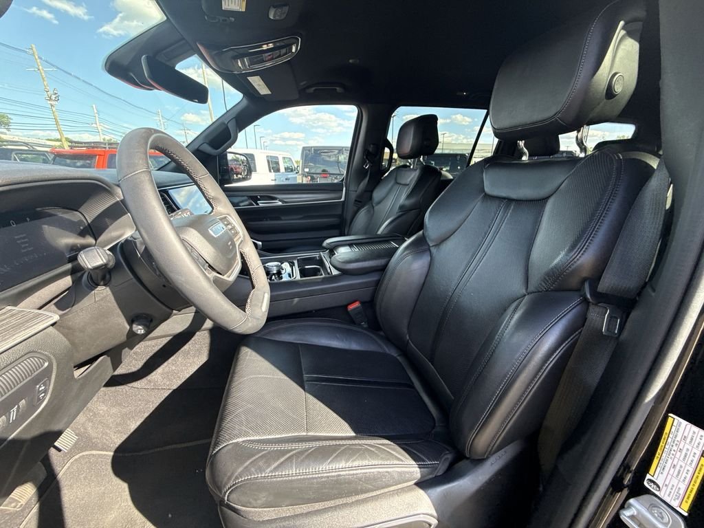 Used 2023 Black Jeep Series II image 11
