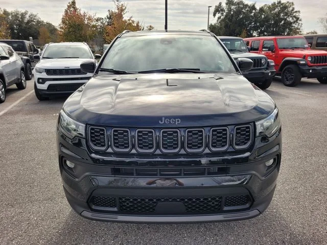 New 2026 Diamond Black Crystal Pearlcoat Jeep Latitude image 17